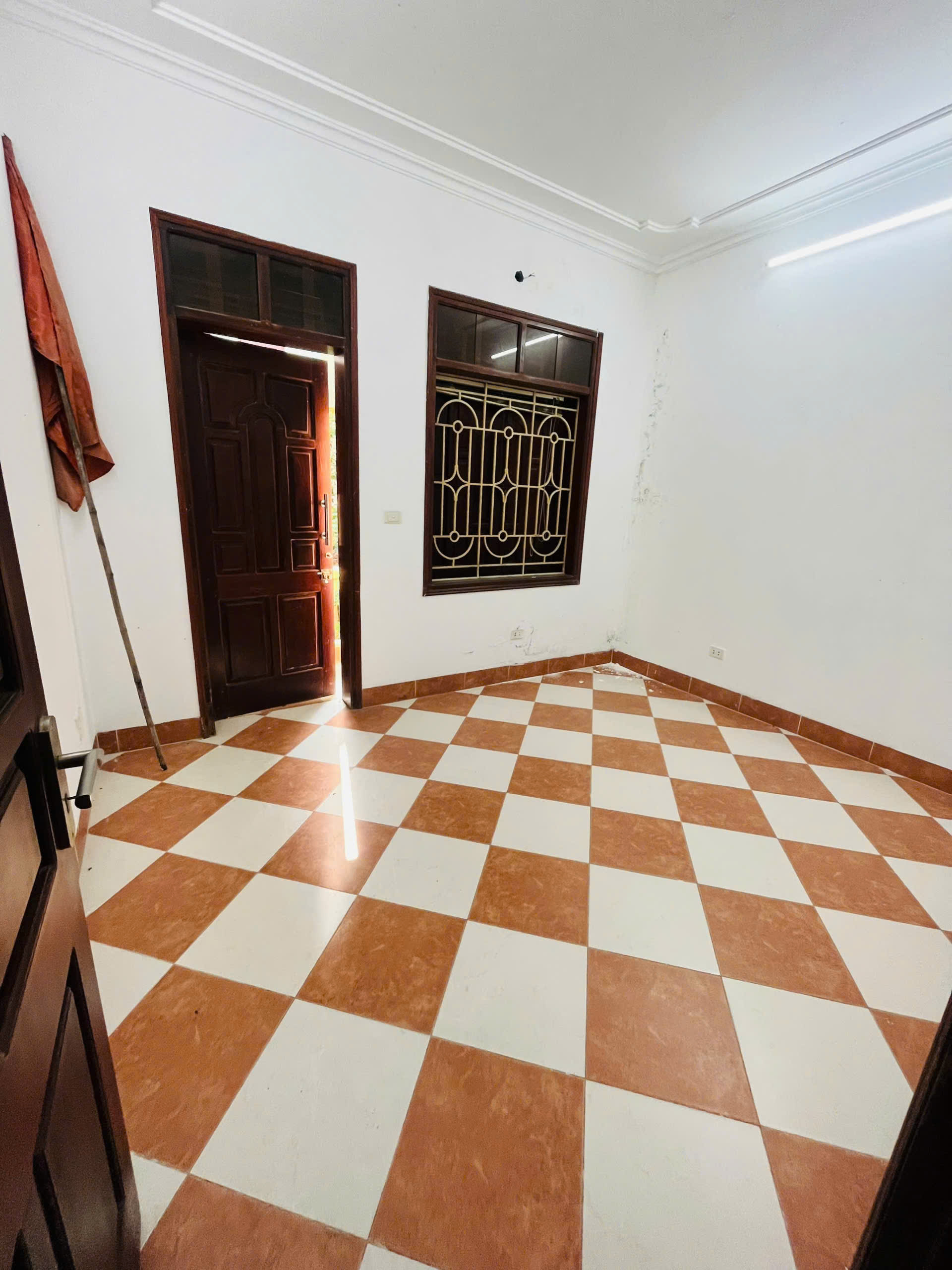 Cho thuê nhà ngõ 40 Nguyễn Hữu Thọ, 4 tầng x 50m2, 5 ngủ, 15 Triệu Kho, VP c.ty... - Ảnh 1